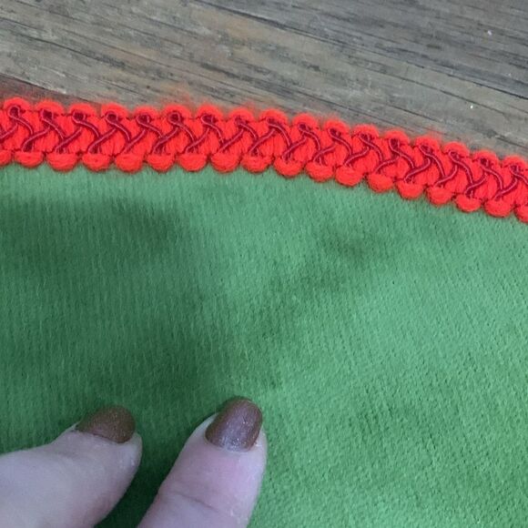 Vintage Unique Handmade Christmas Tree Skirt Felt Holiday Appliques Kitschy - Picture 17 of 17